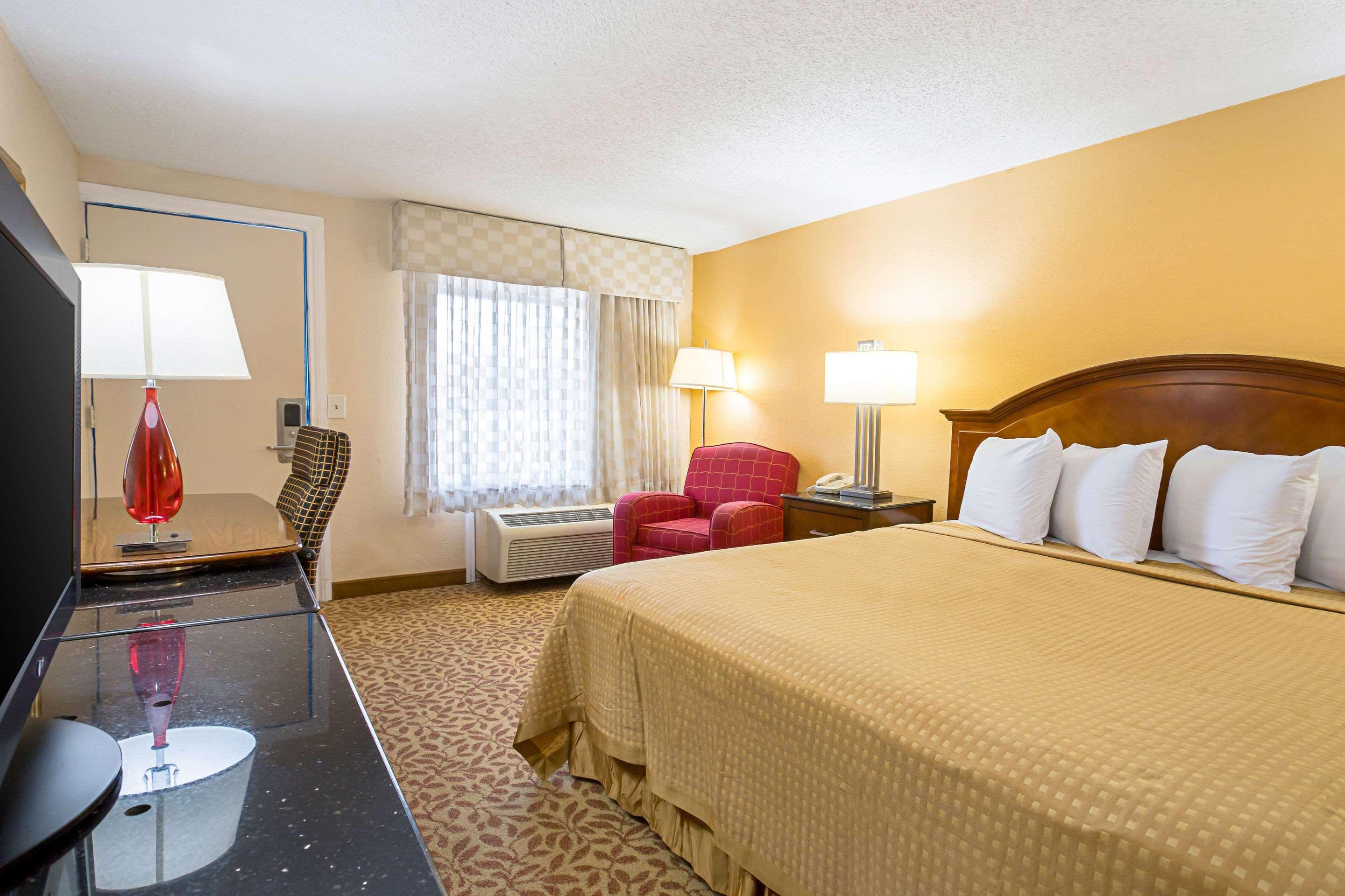 Rodeway Inn Metro Airport Ромулус Экстерьер фото