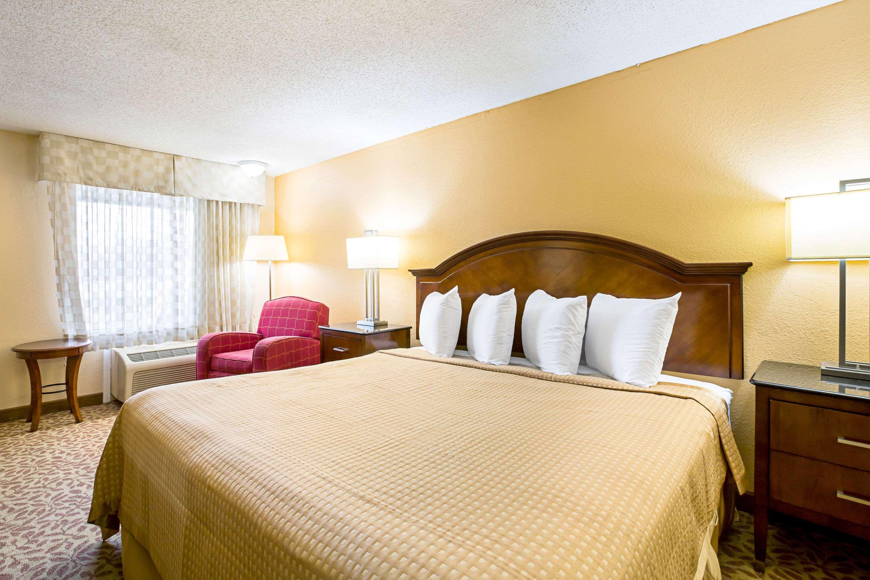 Rodeway Inn Metro Airport Ромулус Экстерьер фото