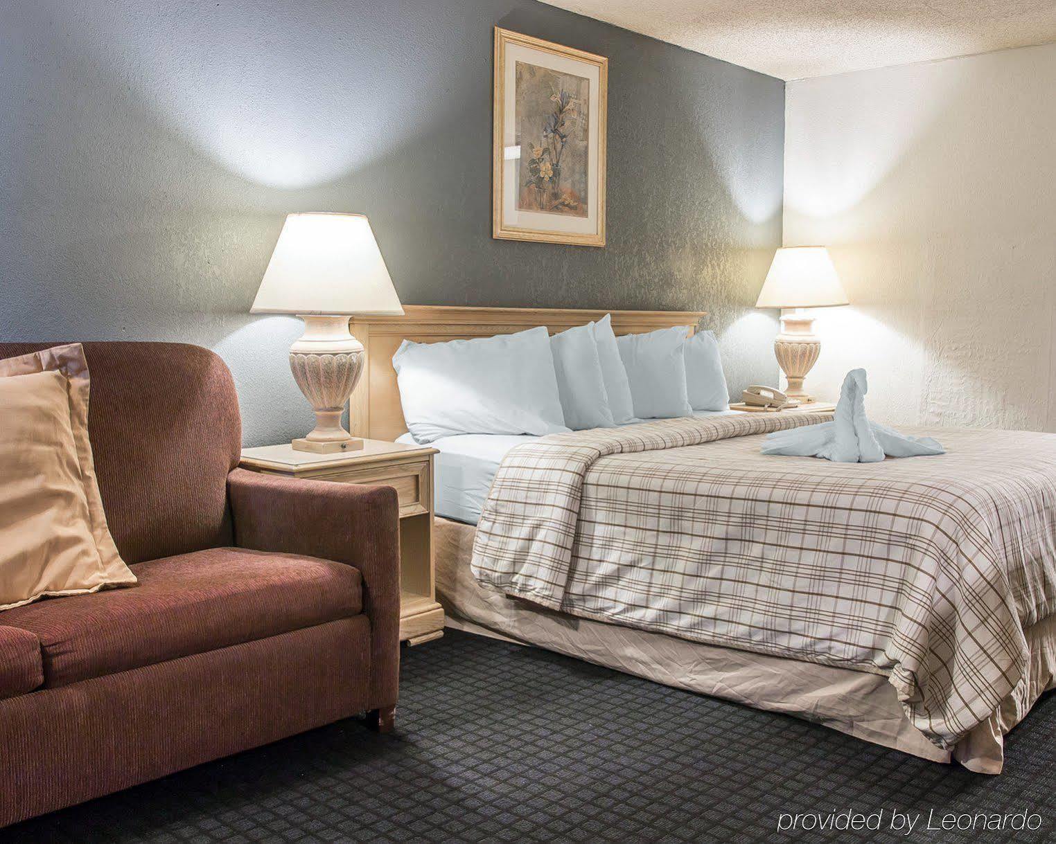 Rodeway Inn Metro Airport Ромулус Экстерьер фото